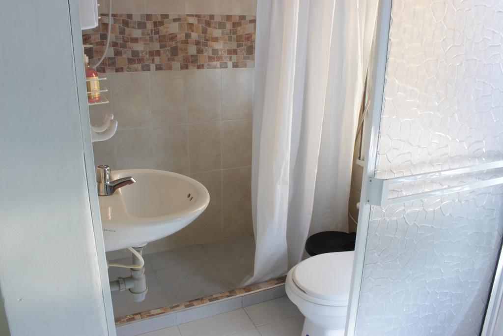 Hostal Tequendama Martha Santamaria Кали Екстериор снимка