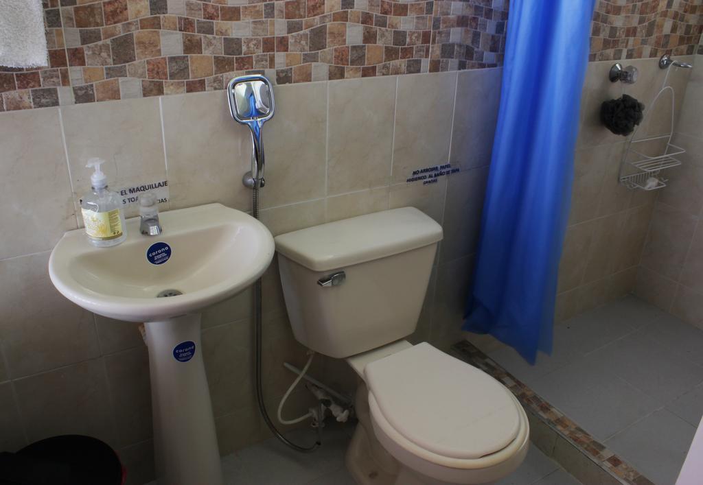 Hostal Tequendama Martha Santamaria Кали Екстериор снимка