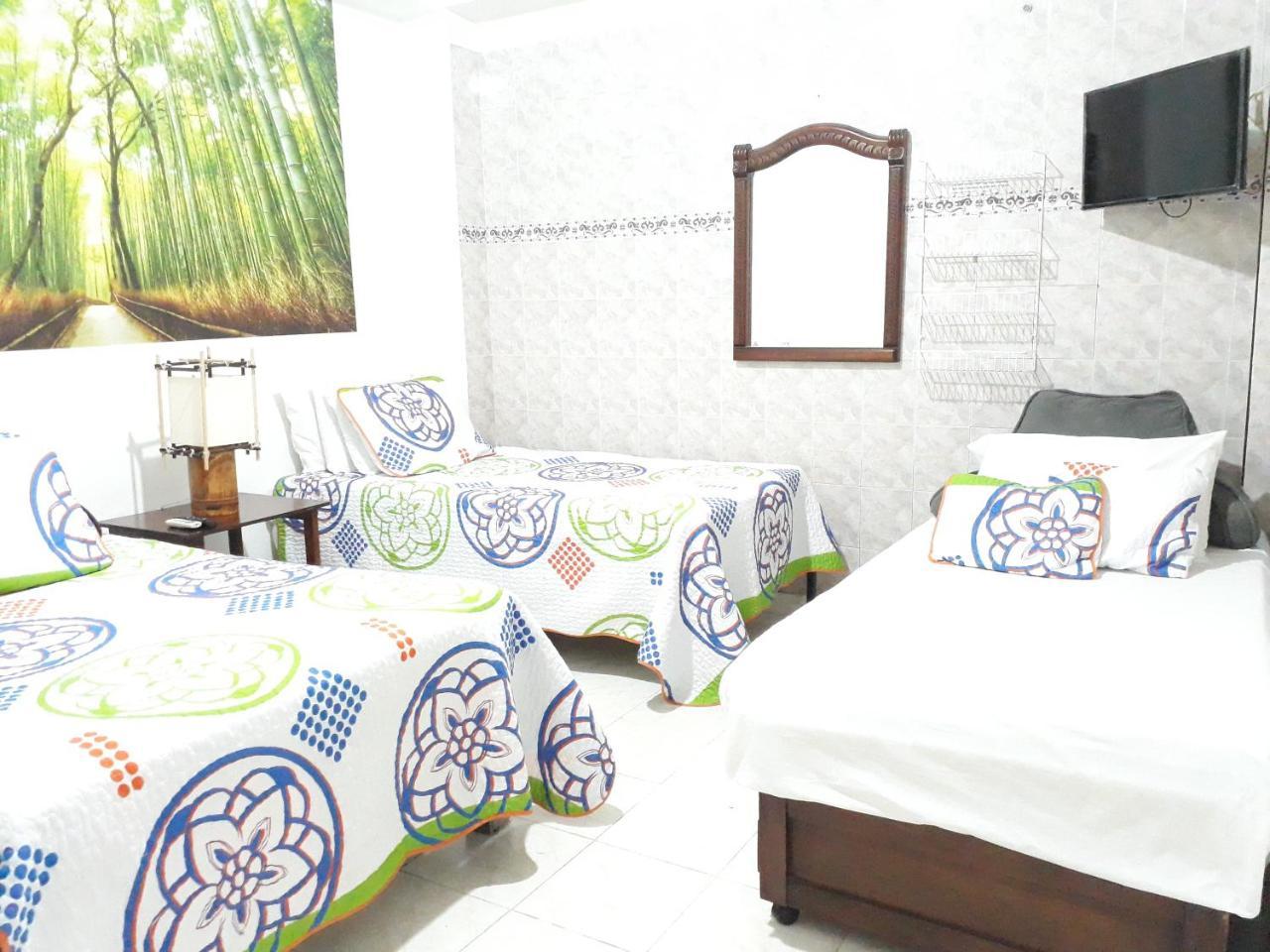 Hostal Tequendama Martha Santamaria Кали Екстериор снимка