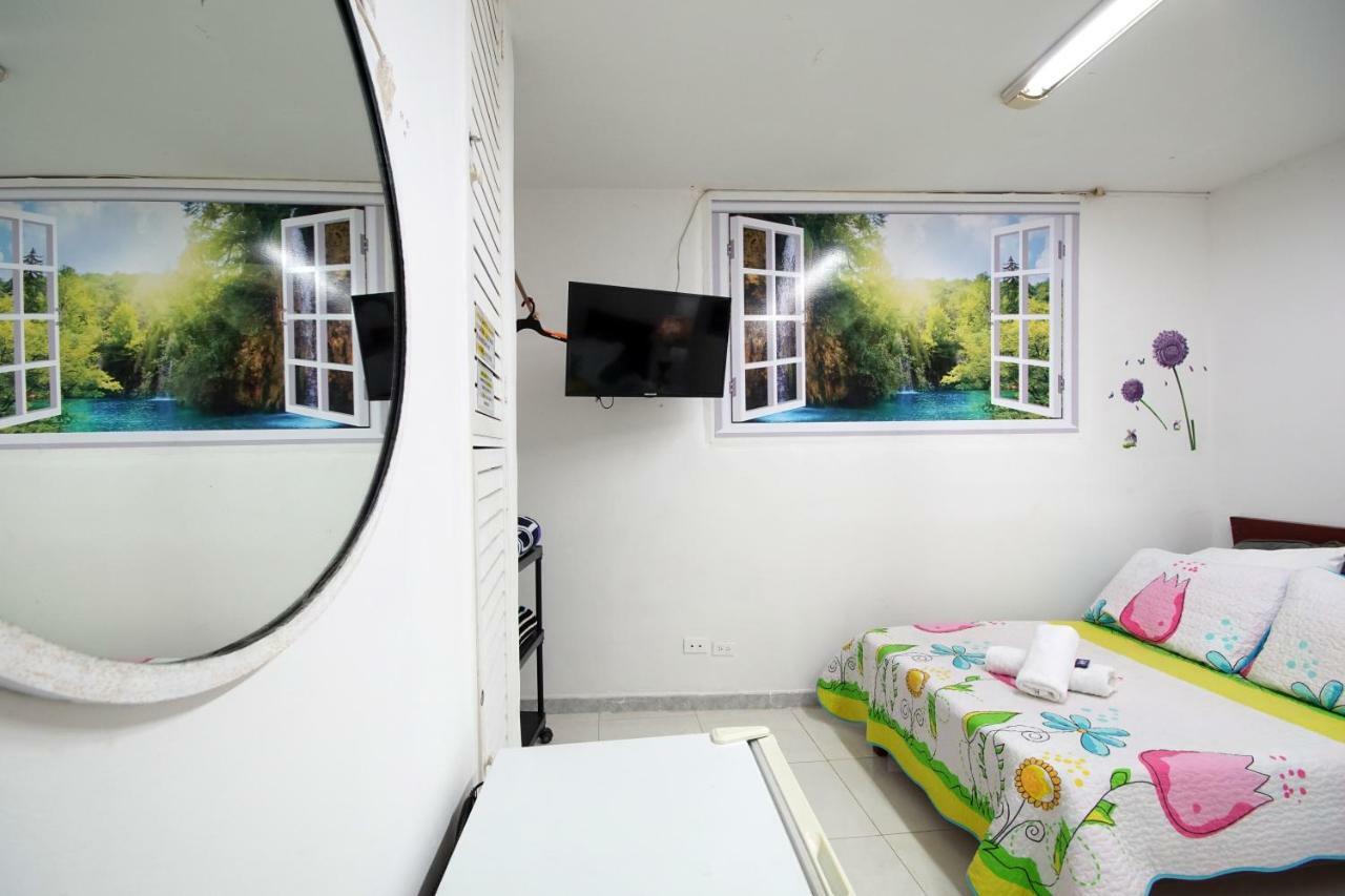 Hostal Tequendama Martha Santamaria Кали Екстериор снимка