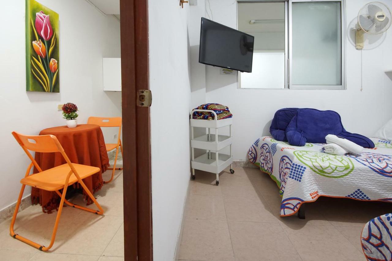 Hostal Tequendama Martha Santamaria Кали Екстериор снимка