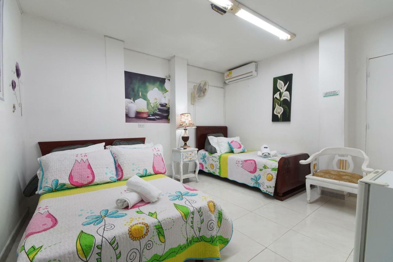 Hostal Tequendama Martha Santamaria Кали Екстериор снимка